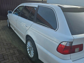 BMW 5 Series foto 2