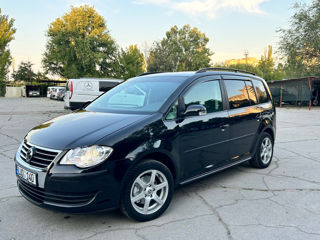 Volkswagen Touran foto 2