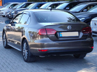 Volkswagen Jetta foto 5