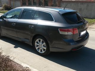 Toyota Avensis foto 4