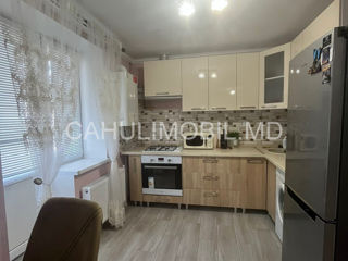 Apartament cu 3 camere, 71 m², Periferie, Cahul foto 9