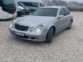 Mercedes E-Class foto 2