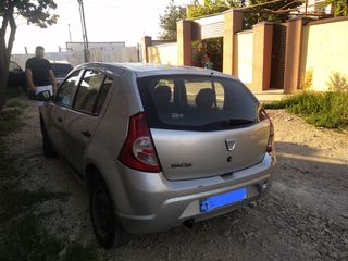 Dacia Sandero foto 2