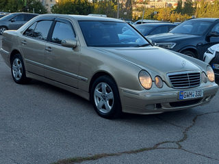 Mercedes E-Class foto 5