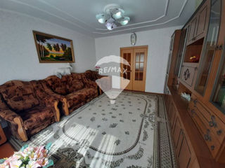 Apartament cu 3 camere, 73 m², Centru, Strășeni foto 2