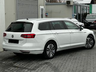 Volkswagen Passat foto 3