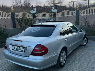 Mercedes E-Class foto 2