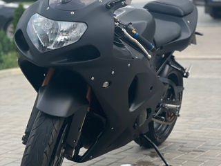 Suzuki GSX-R1000 foto 1