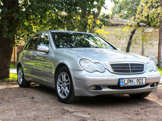 Mercedes C-Class foto 3