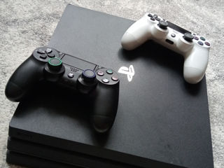 Vînd PS 4 Pro ultima generatie foto 2