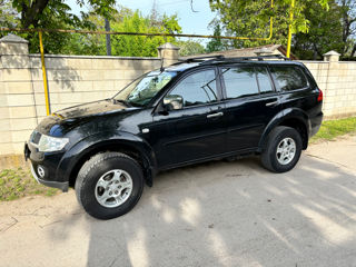 Mitsubishi Pajero Sport foto 2