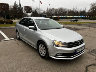 Volkswagen Jetta foto 2