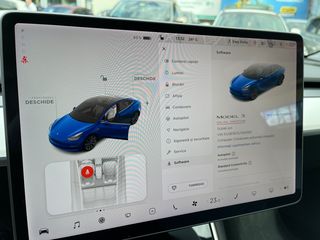 Tesla Model 3 foto 12