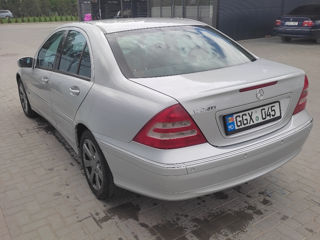 Mercedes C-Class foto 3