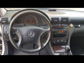 Mercedes C-Class foto 7