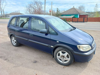 Opel Zafira foto 1