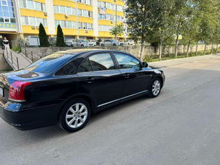 Toyota Avensis foto 5