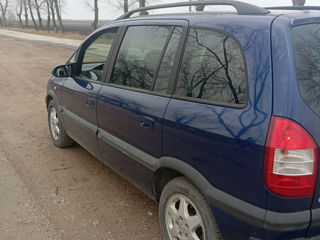 Opel Zafira foto 8