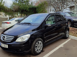 Mercedes B-Class foto 2