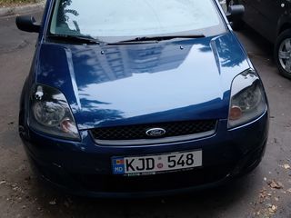 Ford Fiesta foto 4