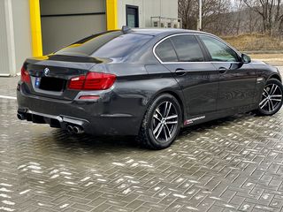 BMW 5 Series foto 5