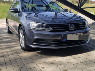 Volkswagen Jetta foto 2