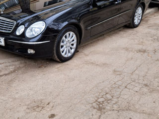 Mercedes E-Class foto 1