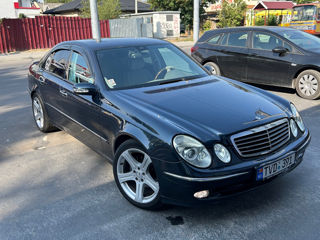 Mercedes E-Class foto 1