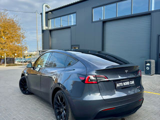 Tesla Model Y foto 3