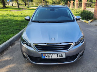 Peugeot 308 foto 1