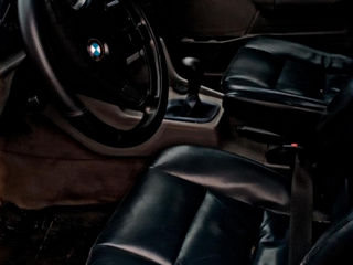 BMW 5 Series foto 4