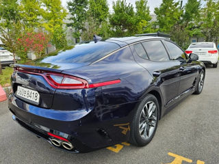 KIA Stinger foto 2