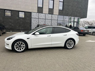 Tesla Model 3 foto 4