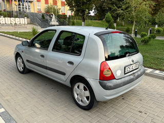 Renault Clio foto 3