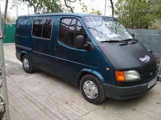 Ford Transit foto 1