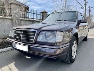 Mercedes Series (W124) foto 2