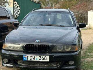 BMW 5 Series foto 1