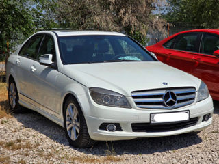 Mercedes C-Class foto 1