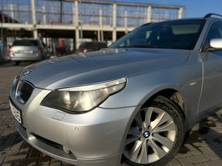 BMW 5 Series foto 4