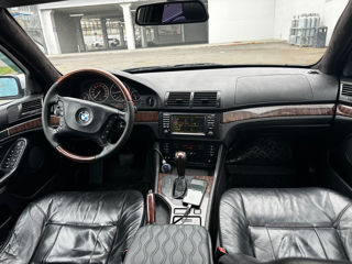 BMW 5 Series foto 10