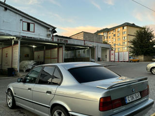 BMW 5 Series foto 4