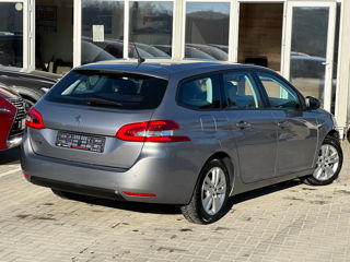 Peugeot 308 foto 2