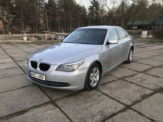 BMW 5 Series foto 1