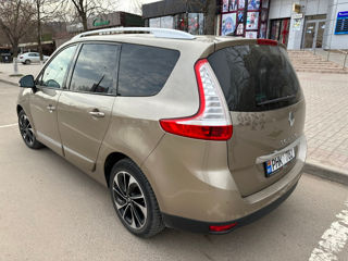 Renault Grand Scenic foto 2