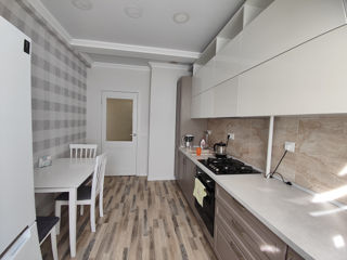 Apartament cu 2 camere, 60 m², Centru, Chișinău foto 1