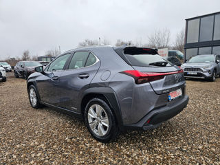 Lexus UX foto 2