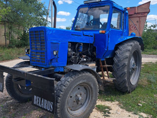 Se vinde tractor foto 1