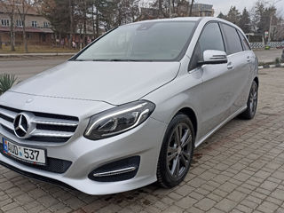 Mercedes B-Class foto 2