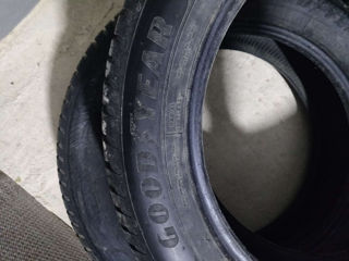 235/55 R19 Good Year foto 2