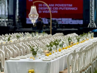 Scaune pentru nunți și cumetrii. (doar calitatea superioară). Chiavari foto 2